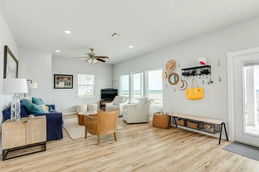 2938 Bluewater Highway Surfside Beach, TX 77541