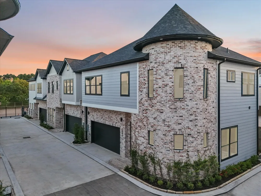 2587 Paul Quinn Street