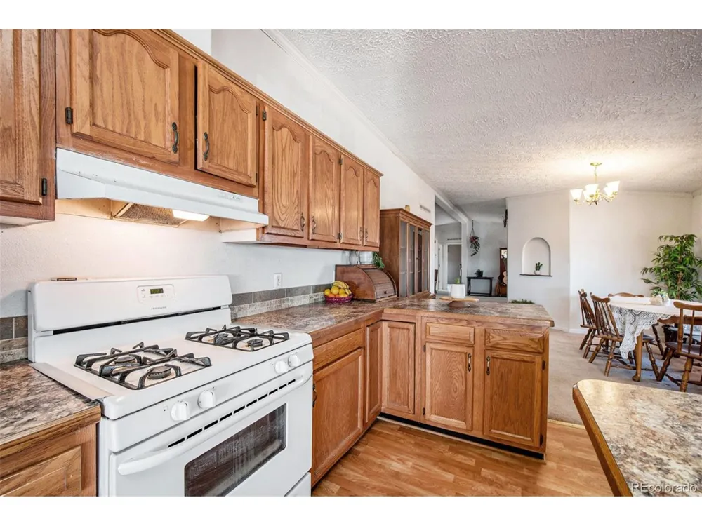 2832 County Road 20 Longmont, CO 80504
