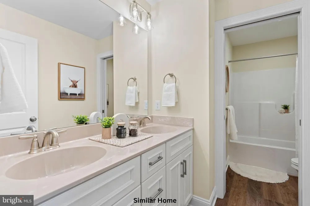 THE DECORAH - FARMBROOKE MEADOWS York, PA 17406