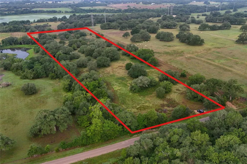 9487 Bauer Road Fayetteville, TX 78940