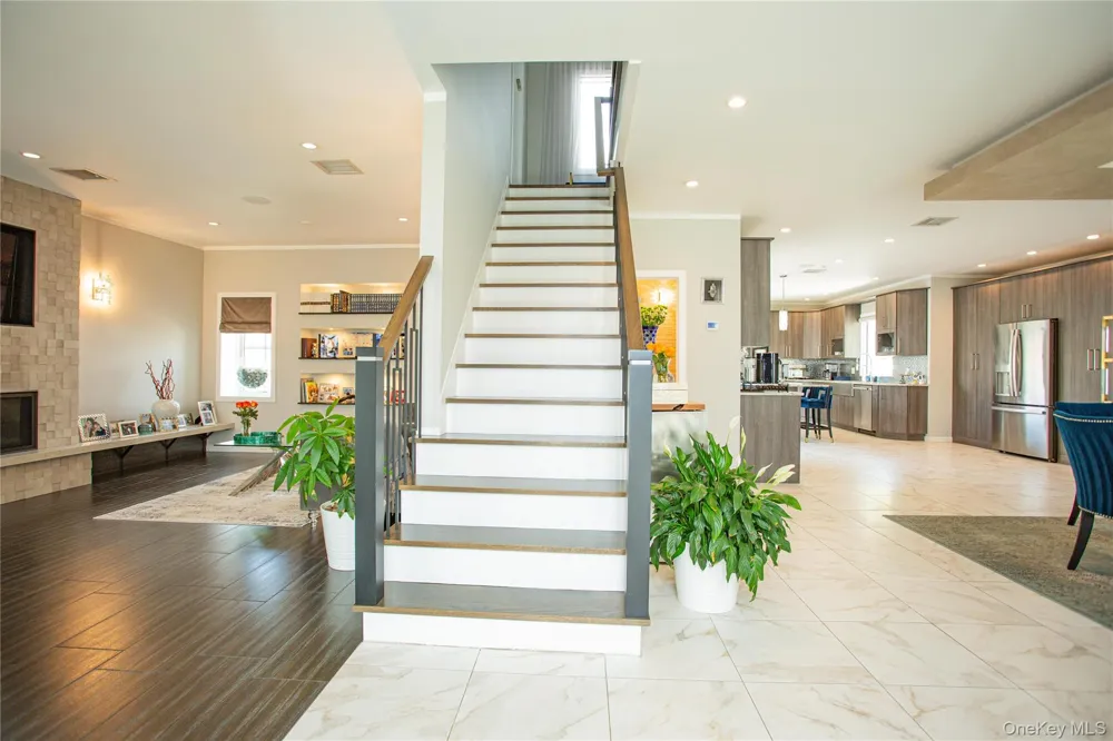 165 W Walnut Street Long Beach, NY 11561