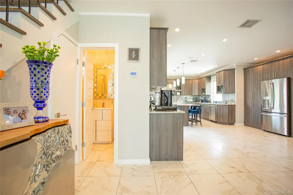 165 W Walnut Street Long Beach, NY 11561