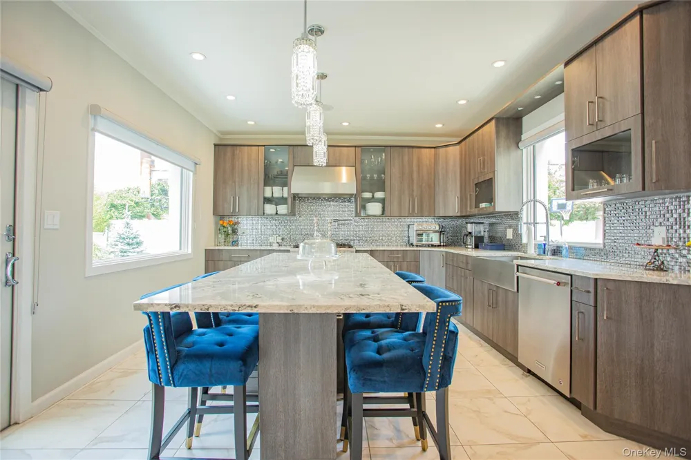 165 W Walnut Street Long Beach, NY 11561