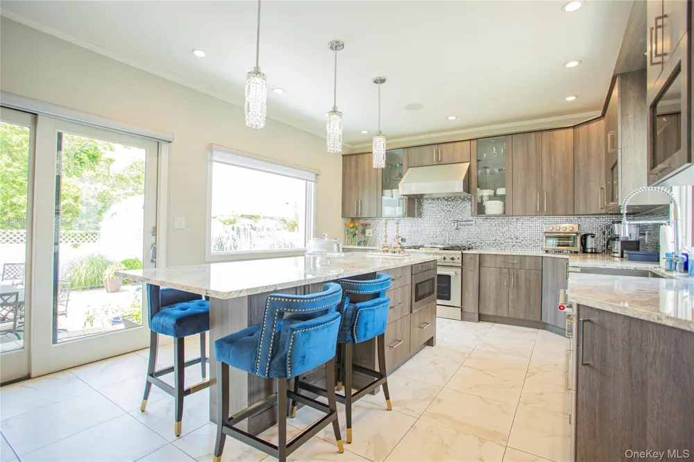 165 W Walnut Street Long Beach, NY 11561