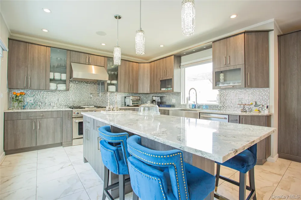 165 W Walnut Street Long Beach, NY 11561
