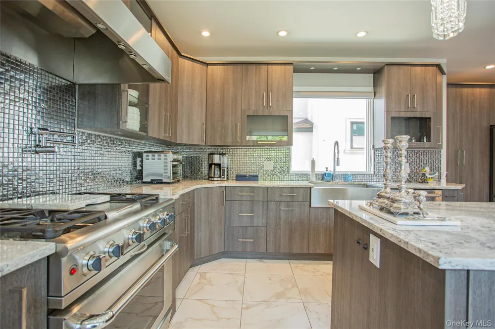 165 W Walnut Street Long Beach, NY 11561