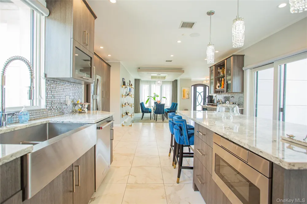 165 W Walnut Street Long Beach, NY 11561