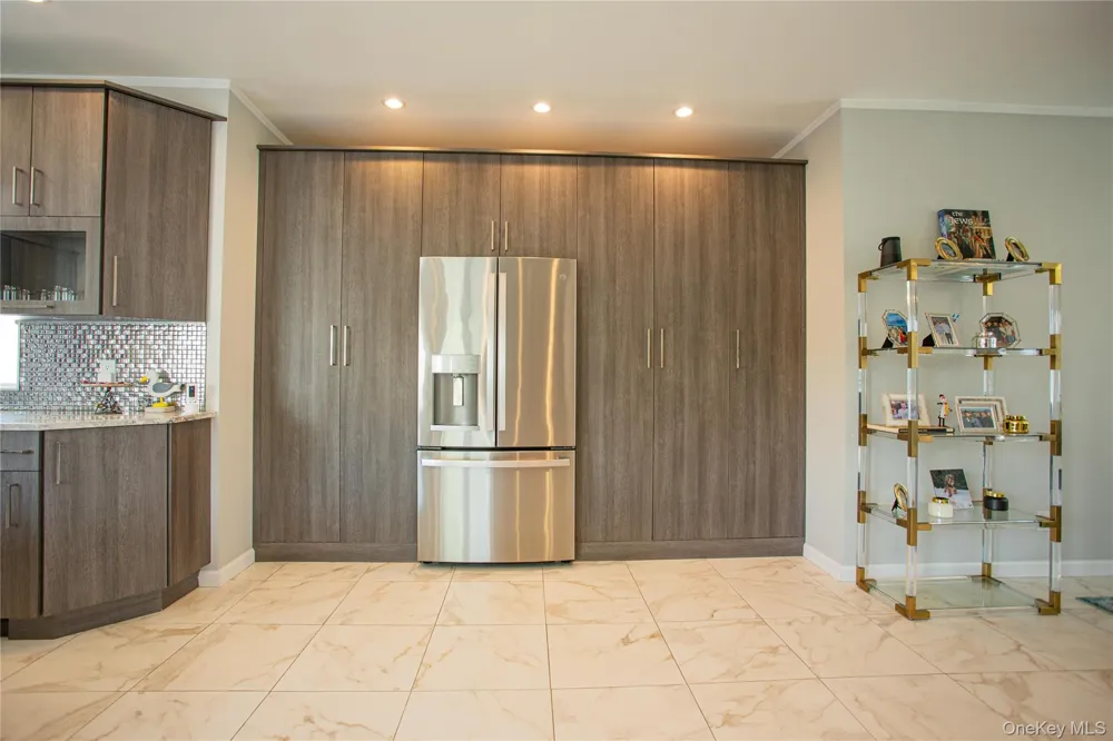 165 W Walnut Street Long Beach, NY 11561