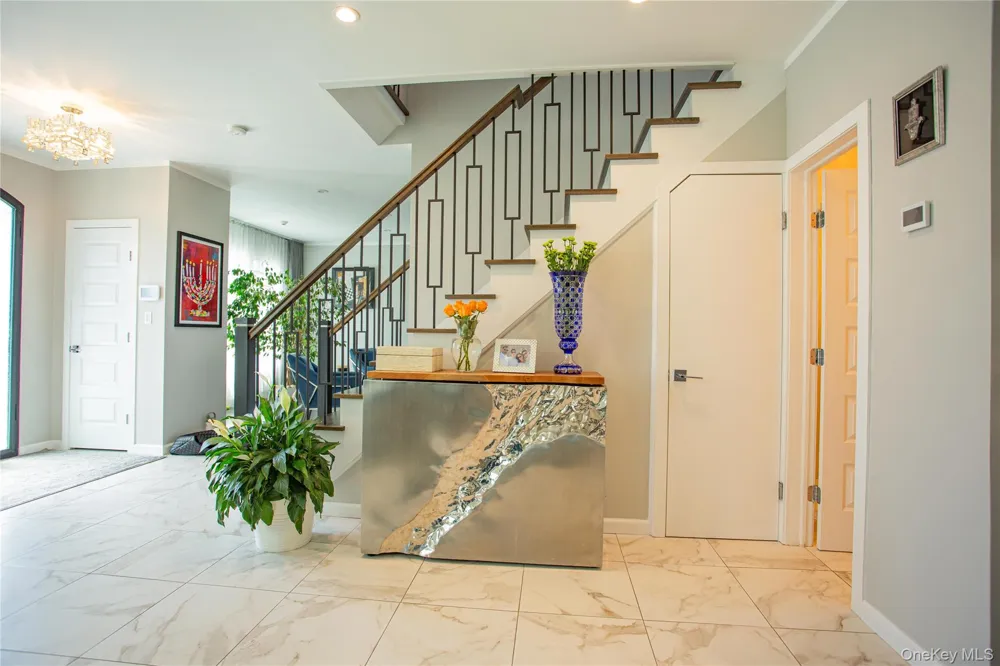165 W Walnut Street Long Beach, NY 11561