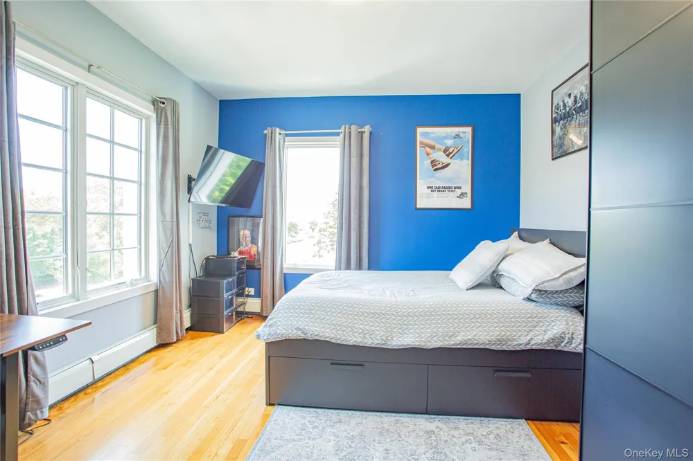 165 W Walnut Street Long Beach, NY 11561