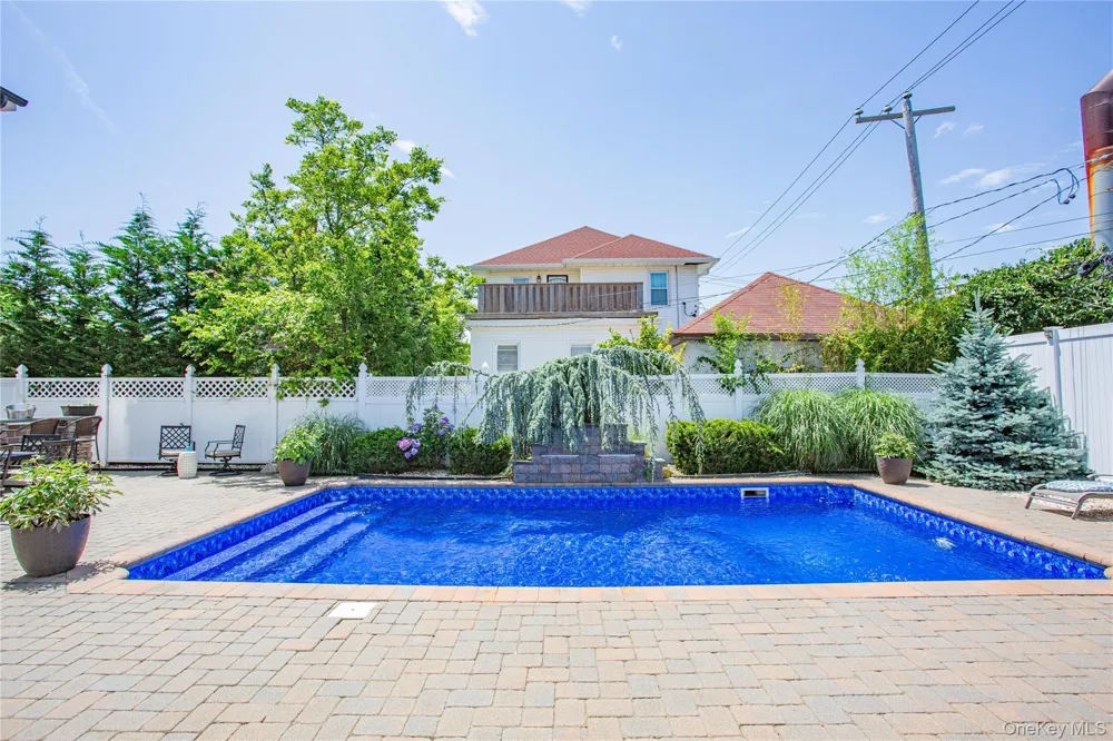 165 W Walnut Street Long Beach, NY 11561