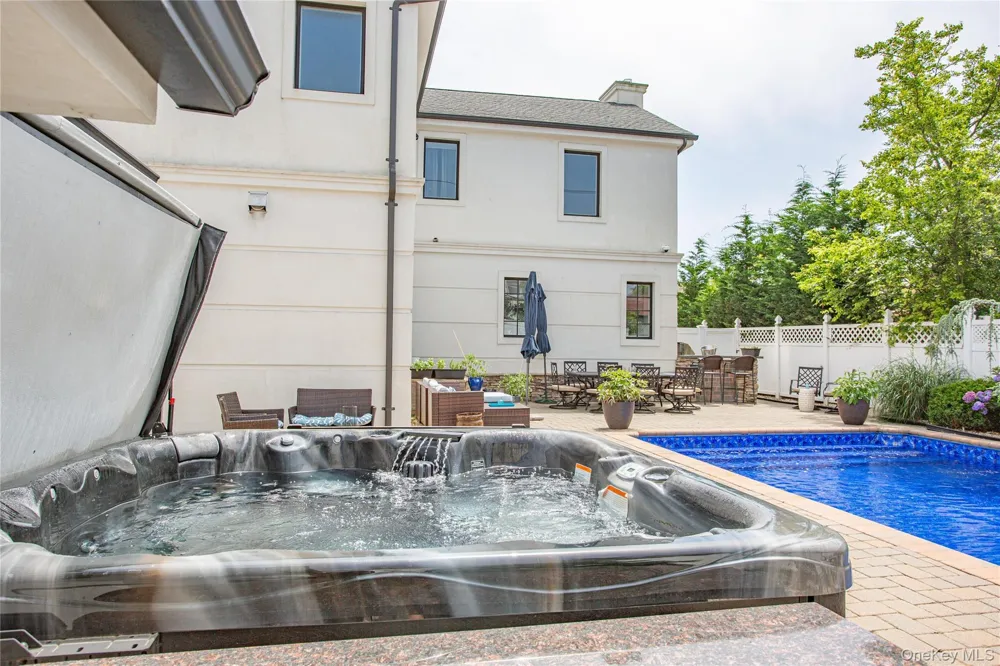 165 W Walnut Street Long Beach, NY 11561