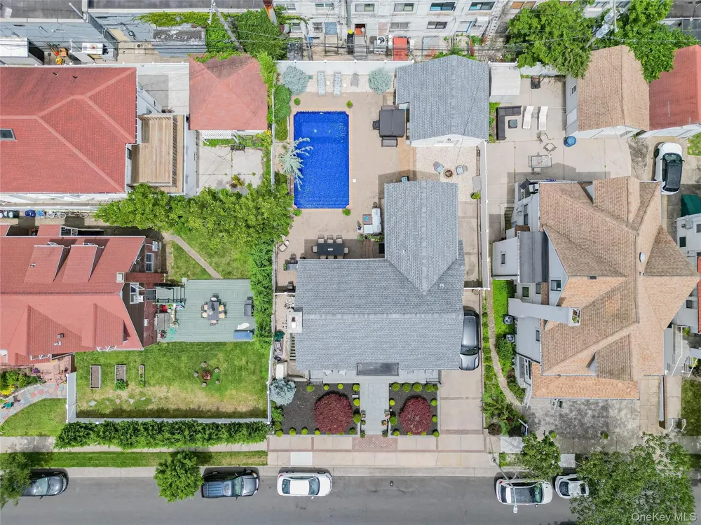 165 W Walnut Street Long Beach, NY 11561
