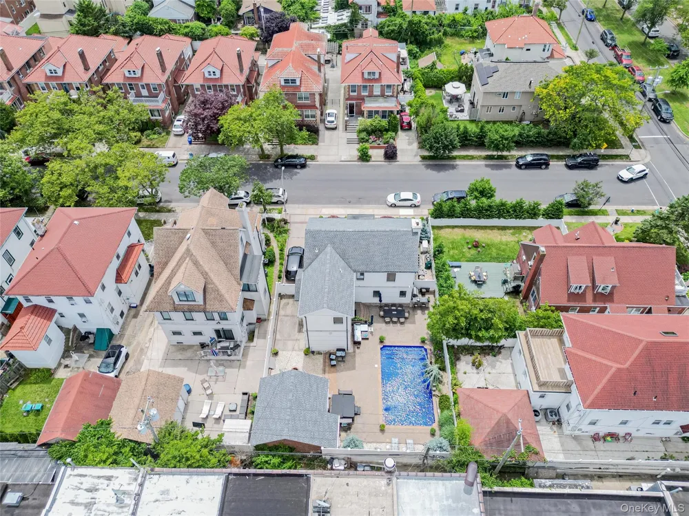 165 W Walnut Street Long Beach, NY 11561