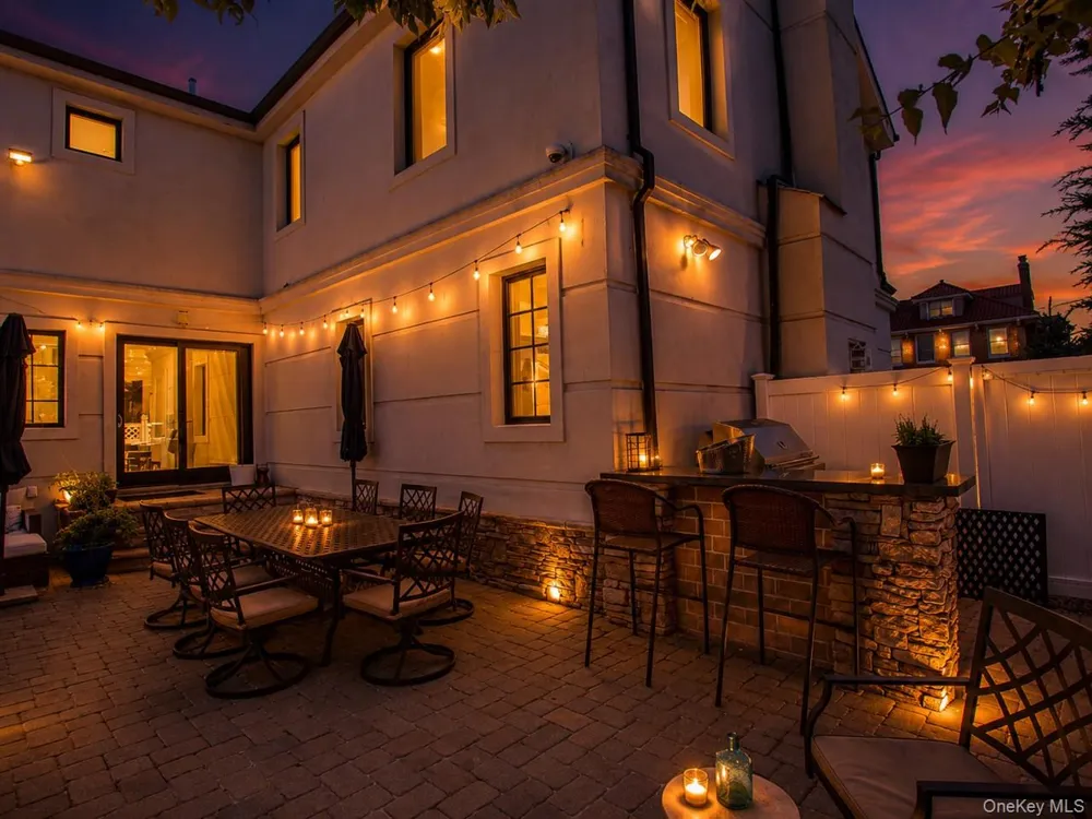 165 W Walnut Street Long Beach, NY 11561