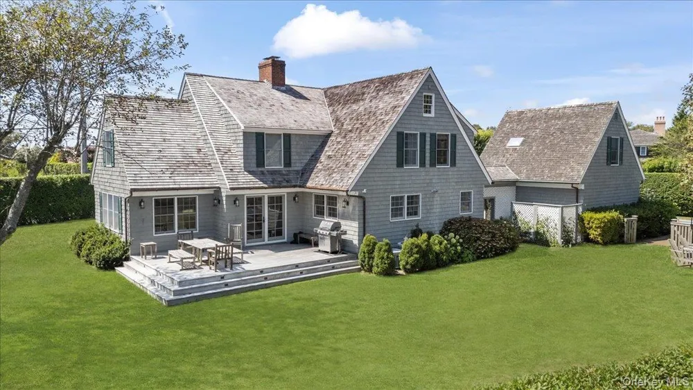 2 Strongs Lane Water Mill, NY 11976