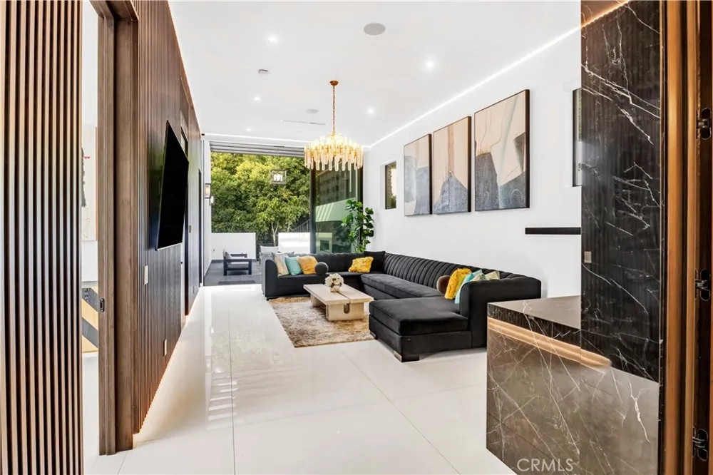 677 Nimes Road Bel Air, CA 90077