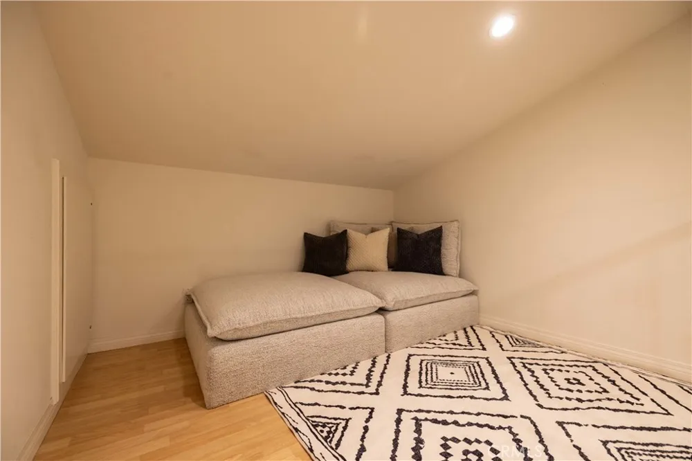 3012 W Oceanfront Newport Beach, CA 92663