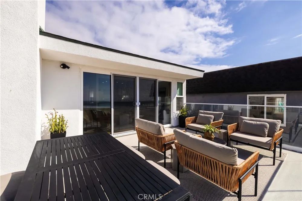 3012 W Oceanfront Newport Beach, CA 92663