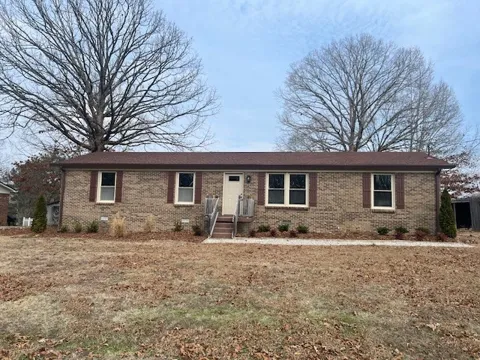 843 Cherokee Dr