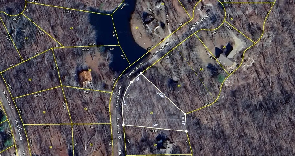23 Laurel Lake Drive Monteagle, TN 37356