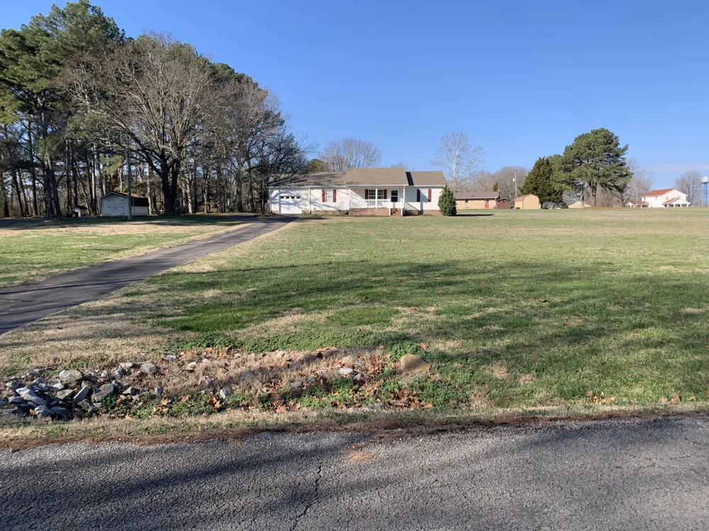 301 Rosson St Summertown, TN 38483