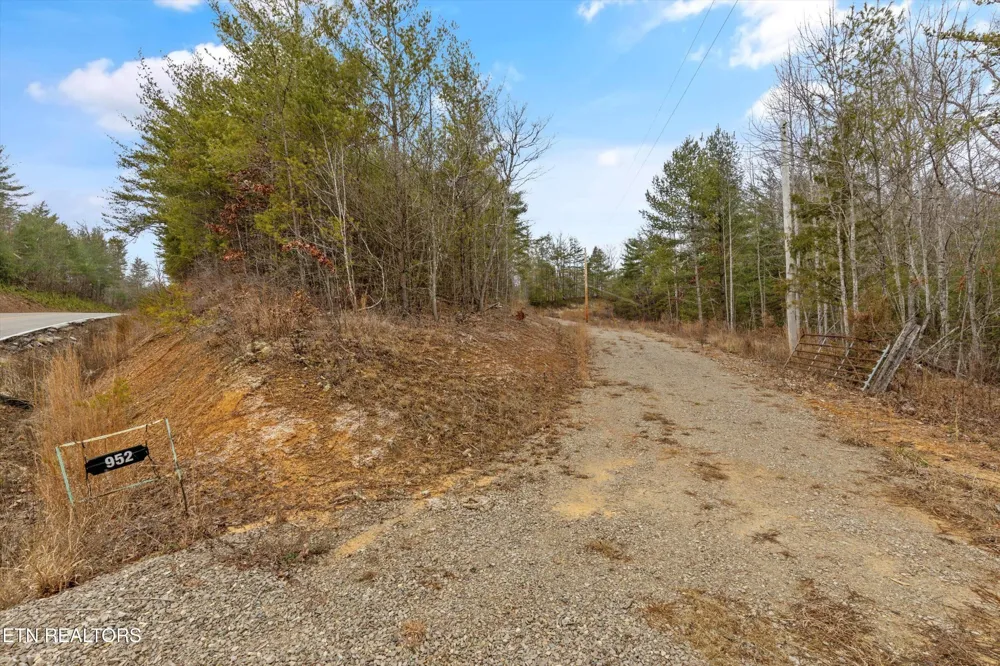 952 Genesis Rd Lancing, TN 37770