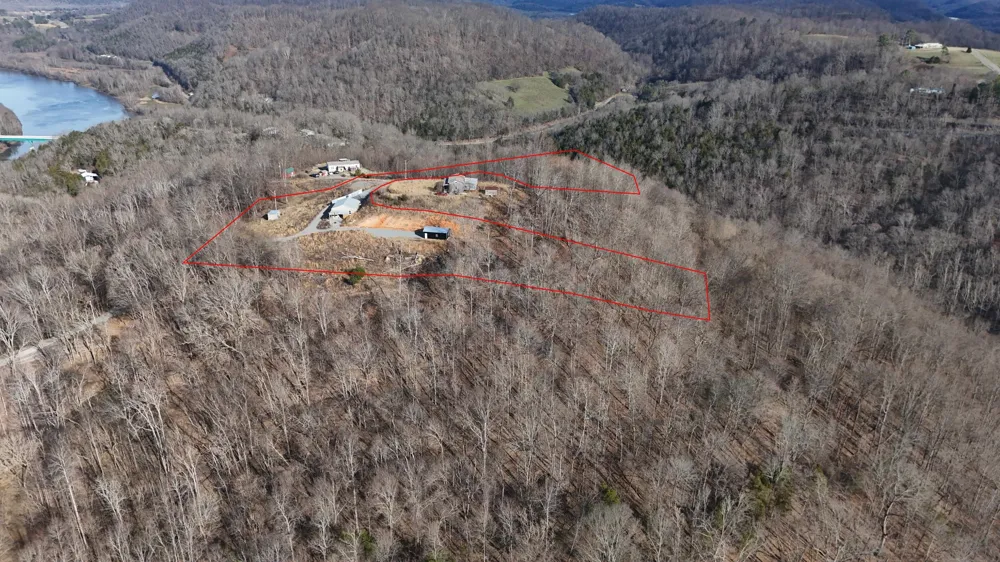276 Schelley Rd Gainesboro, TN 38562