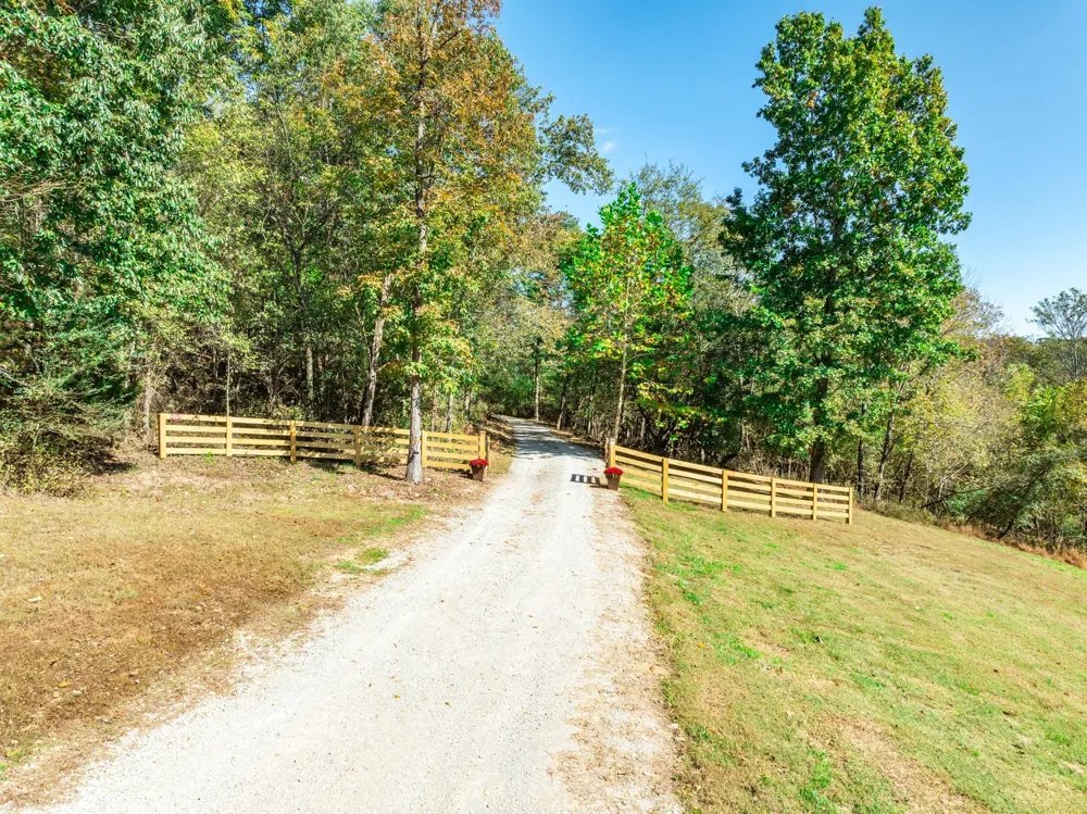 564 Mt Olive Cemetery Rd Lynnville, TN 38472