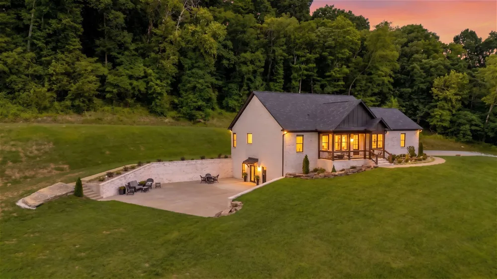 564 Mt Olive Cemetery Rd Lynnville, TN 38472