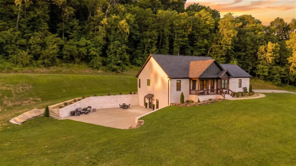564 Mt Olive Cemetery Rd Lynnville, TN 38472