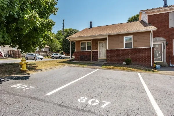430 Walton Ferry Rd #807 Hendersonville, TN 37075