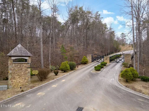 205 Reserve Point