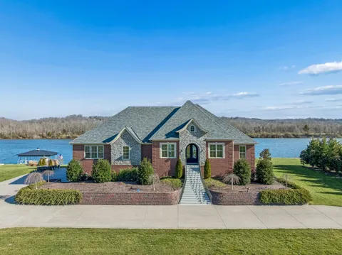 185 Shoals Lndg