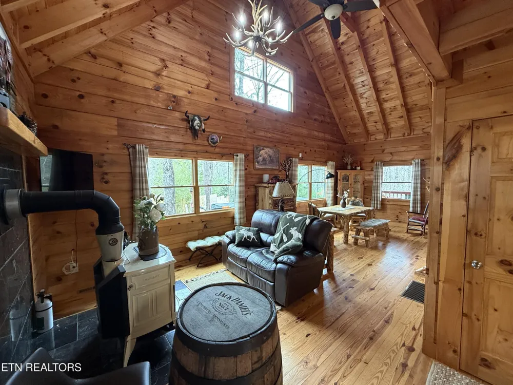 5150 Raven Branch Rd Del Rio, TN 37727