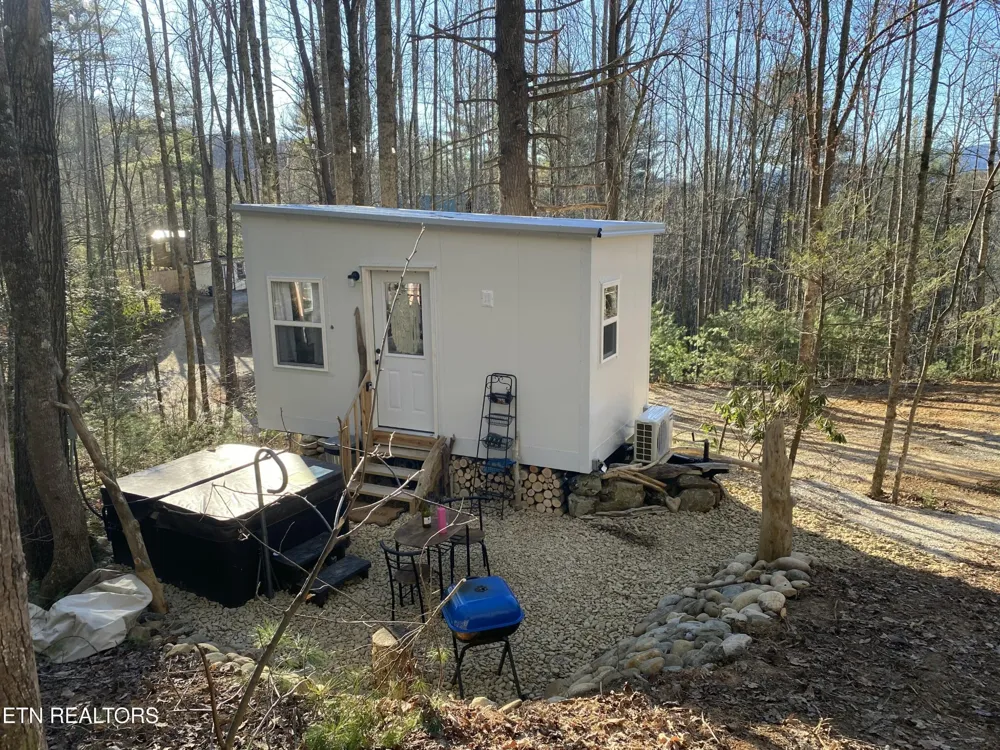 5150 Raven Branch Rd Del Rio, TN 37727
