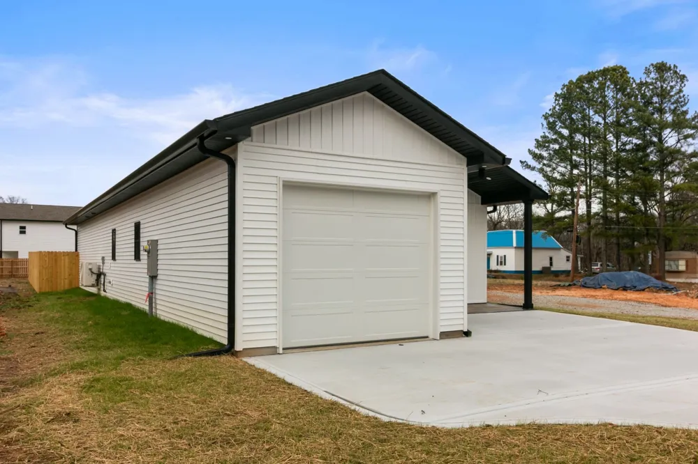 14 Warren St Paris, TN 38242