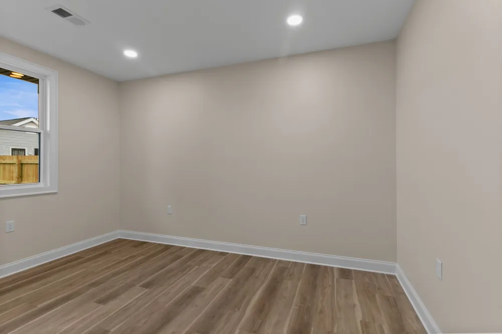 14 Warren St Paris, TN 38242