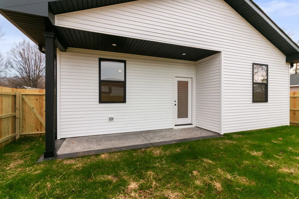 14 Warren St Paris, TN 38242