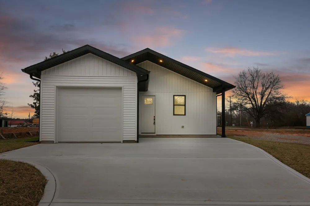 14 Warren St Paris, TN 38242