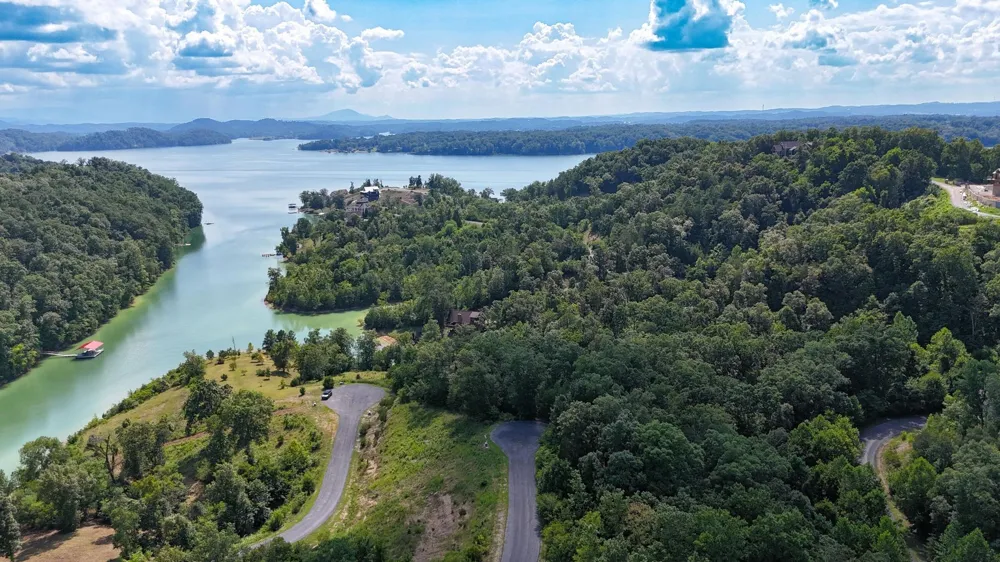 9 Stone Cove Way Dandridge, TN 37725