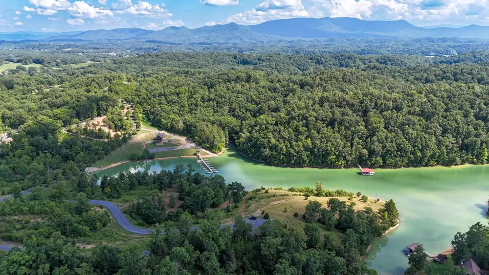 9 Stone Cove Way Dandridge, TN 37725
