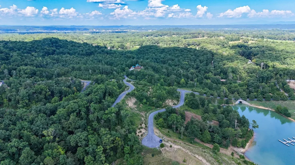9 Stone Cove Way Dandridge, TN 37725