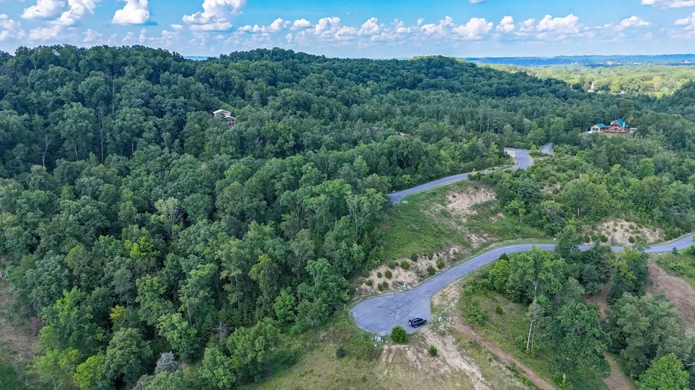 9 Stone Cove Way Dandridge, TN 37725