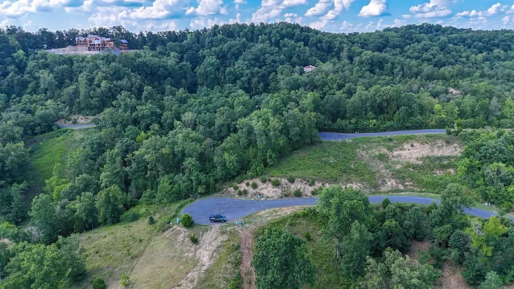 9 Stone Cove Way Dandridge, TN 37725