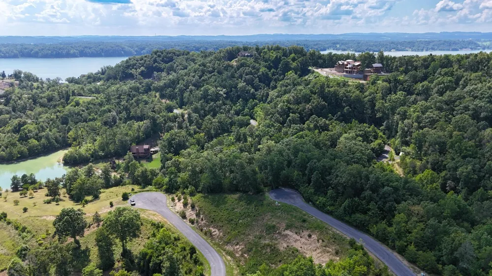 9 Stone Cove Way Dandridge, TN 37725