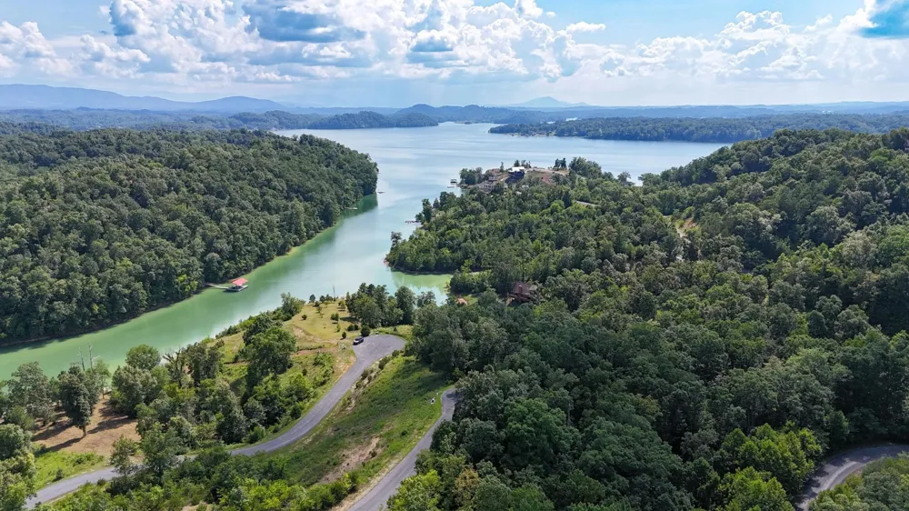9 Stone Cove Way Dandridge, TN 37725
