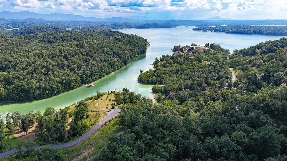 9 Stone Cove Way Dandridge, TN 37725