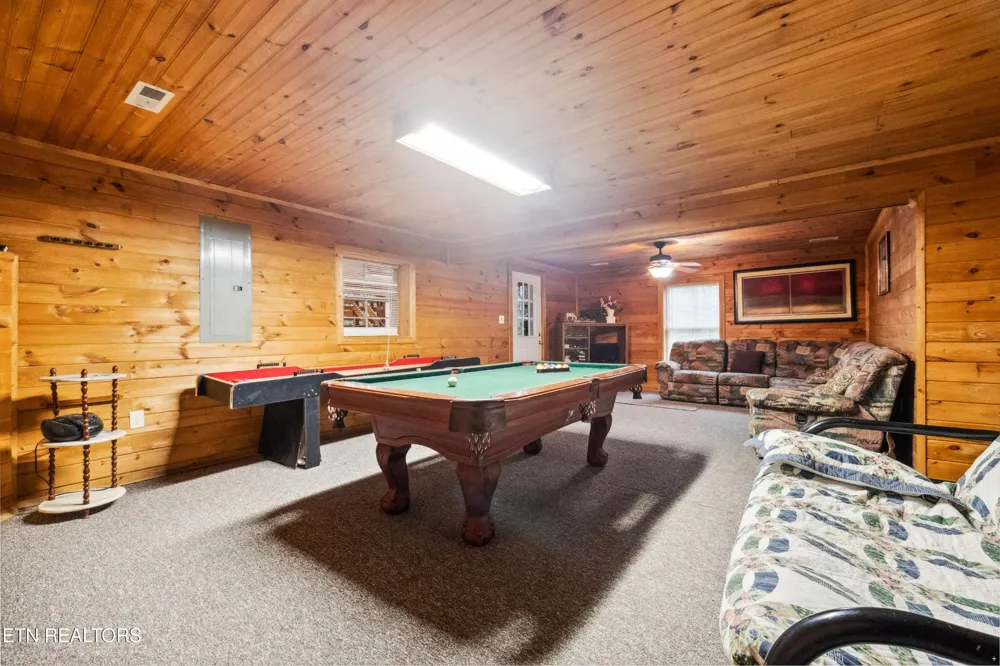 930 Wilderness Tr Oneida, TN 37841